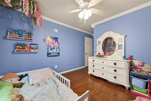 805 Camelot Lane, Friendswood, TX 77546