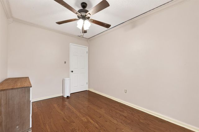 805 Camelot Lane, Friendswood, TX 77546