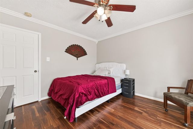 805 Camelot Lane, Friendswood, TX 77546