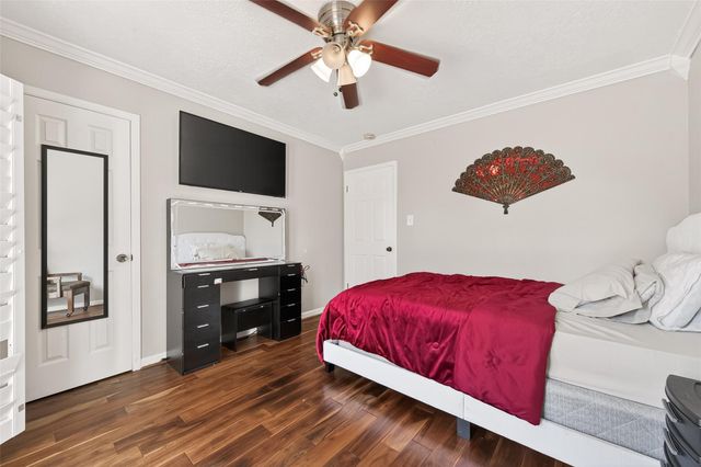 805 Camelot Lane, Friendswood, TX 77546