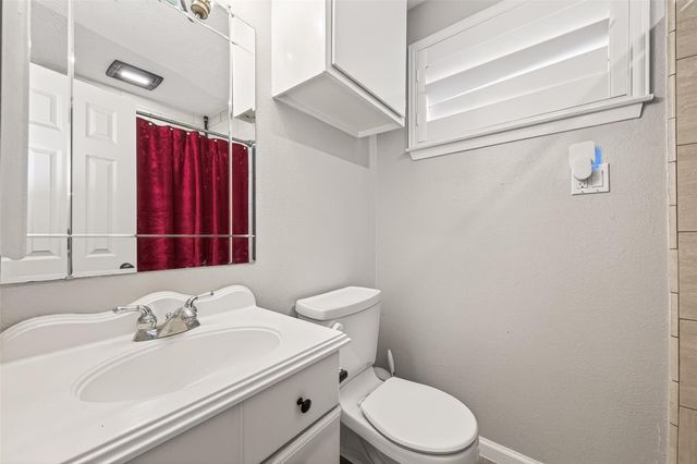 805 Camelot Lane, Friendswood, TX 77546