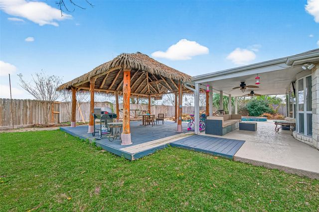 805 Camelot Lane, Friendswood, TX 77546