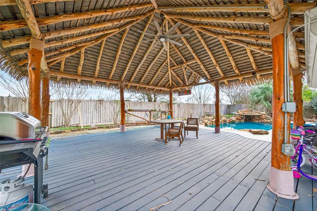 805 Camelot Lane, Friendswood, TX 77546