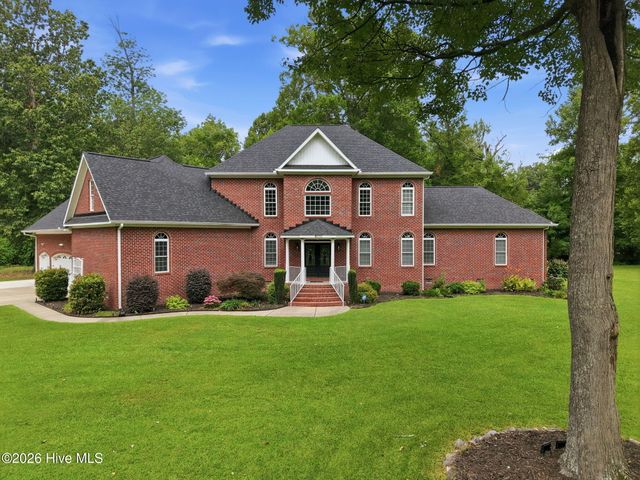 4000 Sterling Trace Drive, Winterville, NC 28590