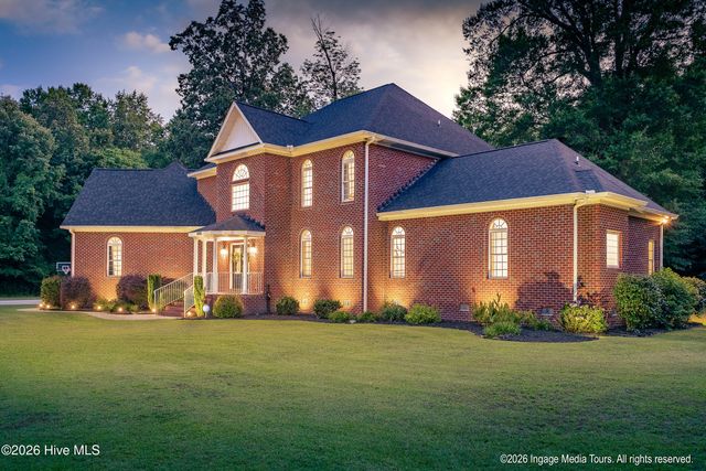 4000 Sterling Trace Drive, Winterville, NC 28590