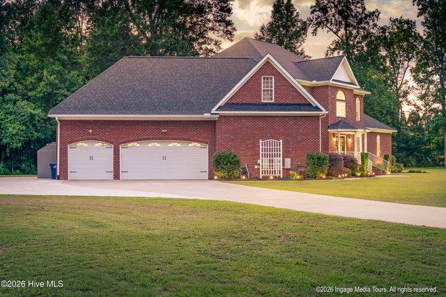 4000 Sterling Trace Drive, Winterville, NC 28590