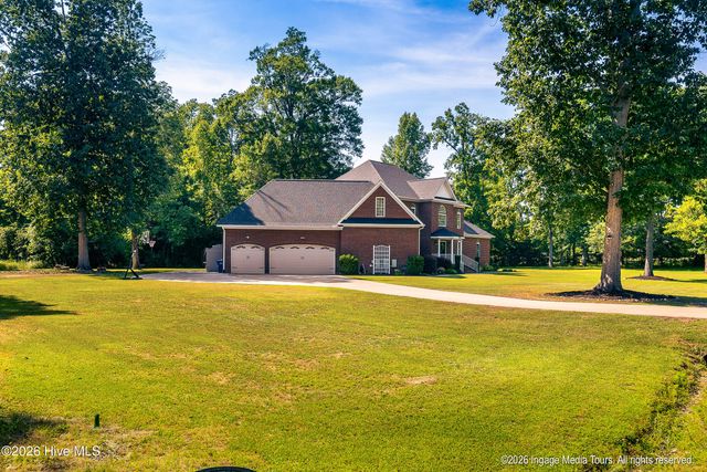4000 Sterling Trace Drive, Winterville, NC 28590