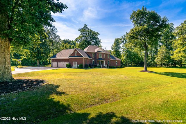 4000 Sterling Trace Drive, Winterville, NC 28590