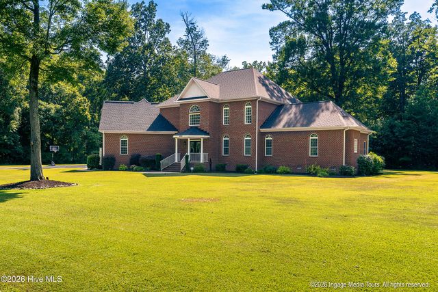 4000 Sterling Trace Drive, Winterville, NC 28590