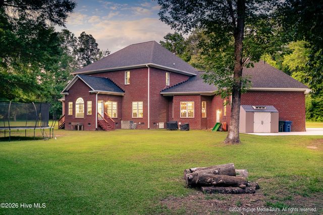 4000 Sterling Trace Drive, Winterville, NC 28590