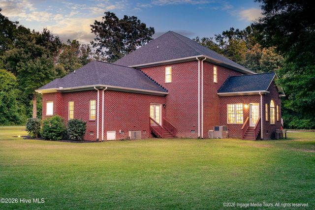 4000 Sterling Trace Drive, Winterville, NC 28590