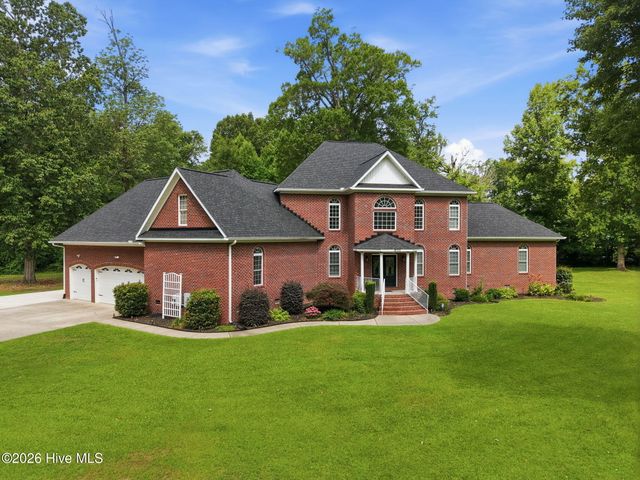 4000 Sterling Trace Drive, Winterville, NC 28590