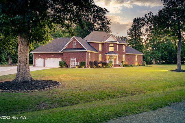 4000 Sterling Trace Drive, Winterville, NC 28590