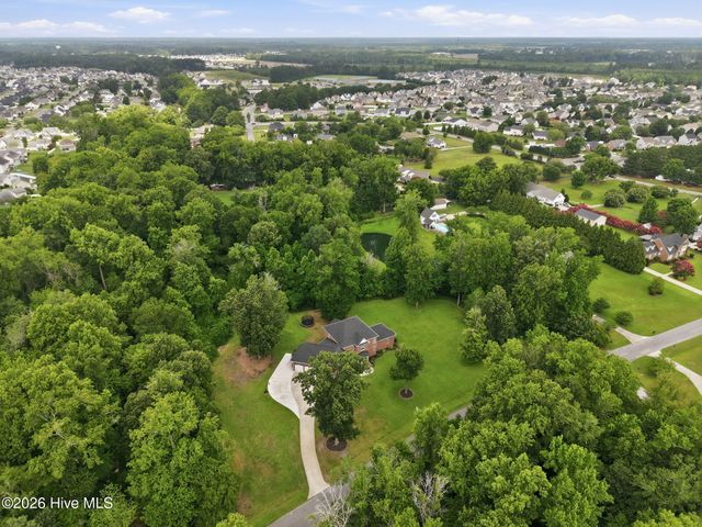 4000 Sterling Trace Drive, Winterville, NC 28590