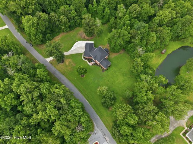 4000 Sterling Trace Drive, Winterville, NC 28590