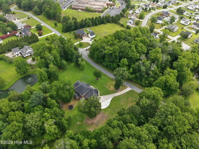 4000 Sterling Trace Drive, Winterville, NC 28590