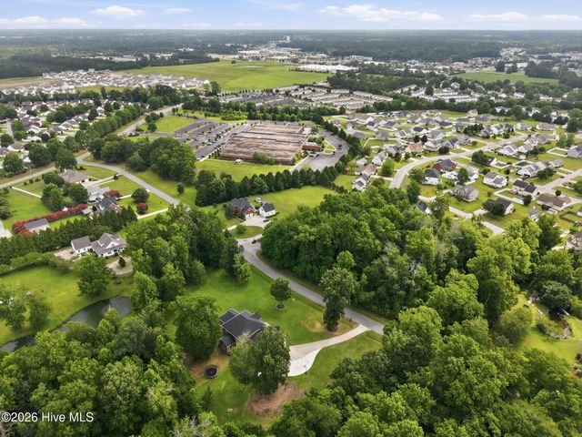 4000 Sterling Trace Drive, Winterville, NC 28590