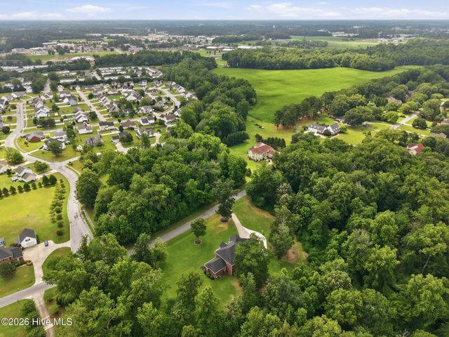 4000 Sterling Trace Drive, Winterville, NC 28590
