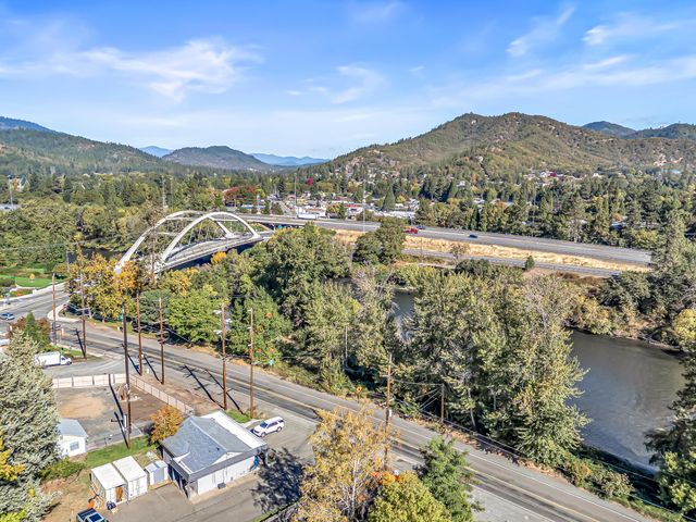 Rogue River Highway, Rogue River, OR 97537