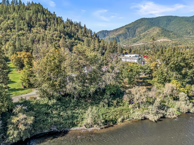 Rogue River Highway, Rogue River, OR 97537