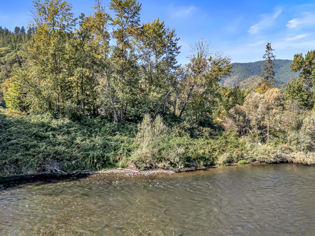 Rogue River Highway, Rogue River, OR 97537