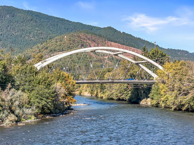 Rogue River Highway, Rogue River, OR 97537