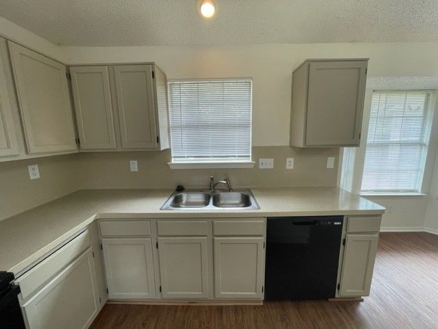 819 Over Ridge Drive, Grand Prairie, TX 75052