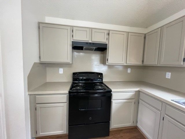 819 Over Ridge Drive, Grand Prairie, TX 75052