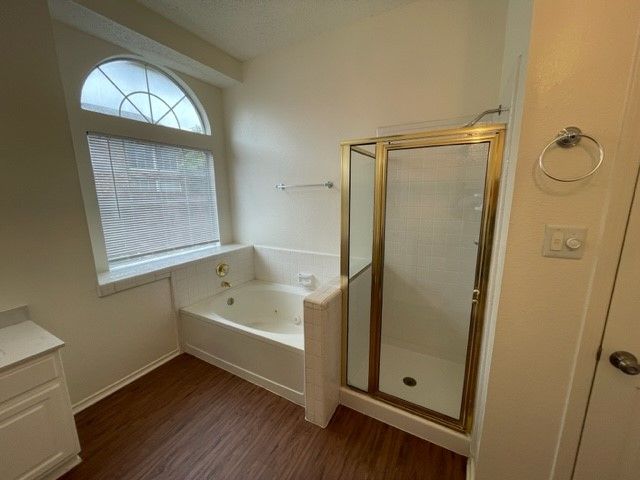 819 Over Ridge Drive, Grand Prairie, TX 75052