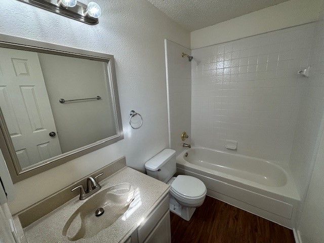 819 Over Ridge Drive, Grand Prairie, TX 75052