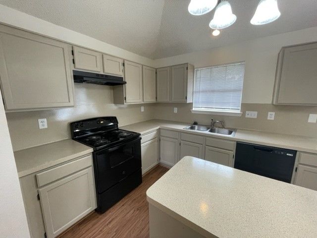 819 Over Ridge Drive, Grand Prairie, TX 75052