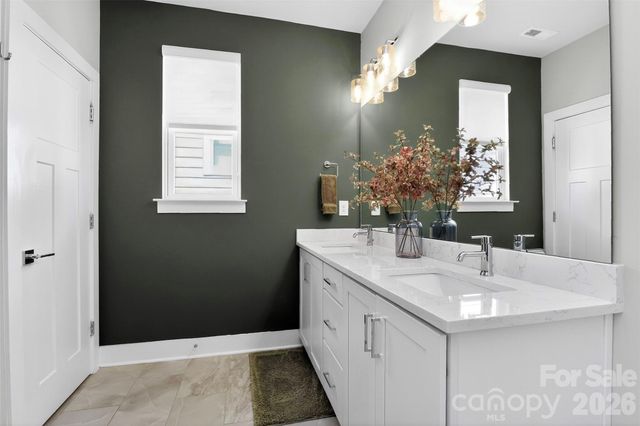 2024 Bryant Park Drive, Charlotte, NC 28208