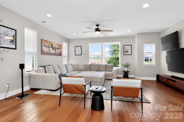 2024 Bryant Park Drive, Charlotte, NC 28208