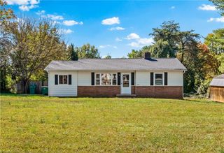 2878 Amber NE Lane, Walkertown, NC 27105