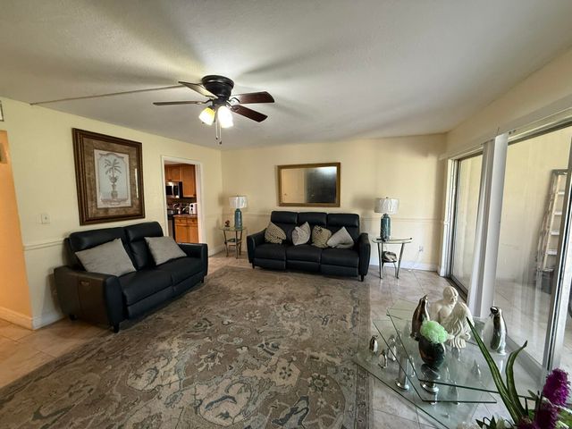 4136 Inverrary Drive 15C, Lauderhill, FL 33319