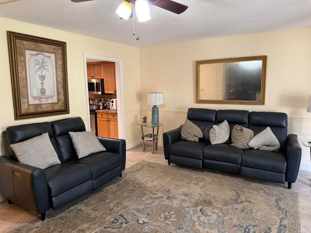 4136 Inverrary Drive 15C, Lauderhill, FL 33319