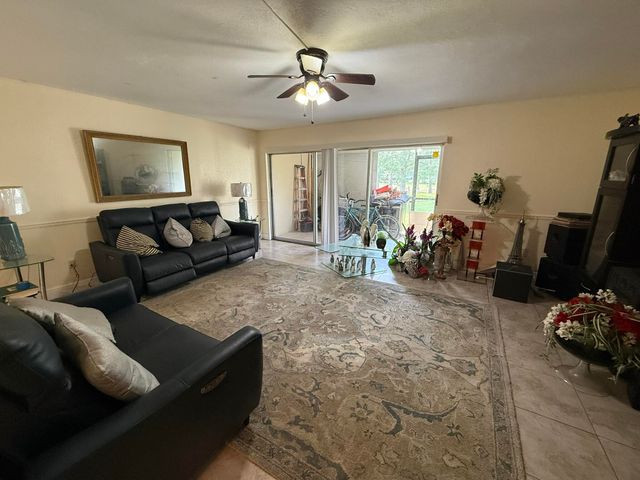 4136 Inverrary Drive 15C, Lauderhill, FL 33319
