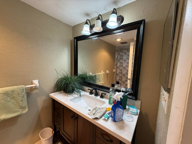 4136 Inverrary Drive 15C, Lauderhill, FL 33319
