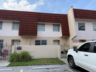4136 Inverrary Drive 15C, Lauderhill, FL 33319