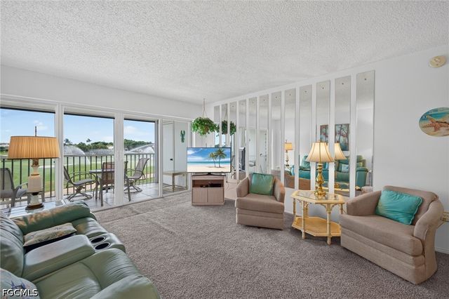 1660 Pine Valley DR 201, Fort Myers, FL 33907