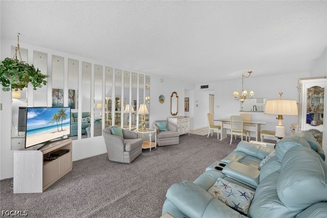 1660 Pine Valley DR 201, Fort Myers, FL 33907