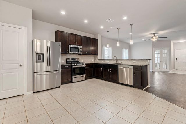 18682 Legend Oaks Drive, Magnolia, TX 77355