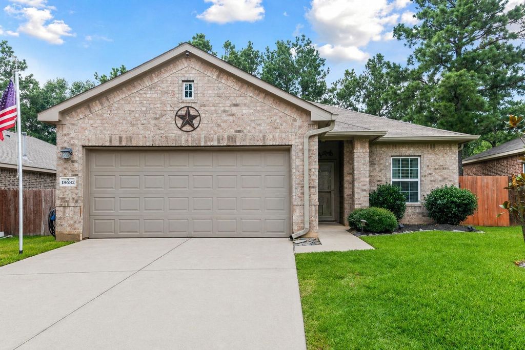 18682 Legend Oaks Drive, Magnolia, TX 77355