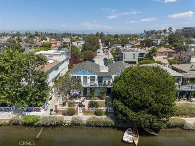 2722 Grand Canal, Los Angeles, CA 90291