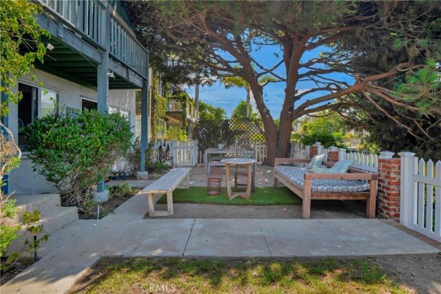 2722 Grand Canal, Los Angeles, CA 90291