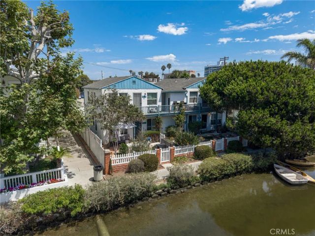 2722 Grand Canal, Los Angeles, CA 90291
