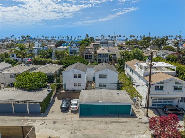 2722 Grand Canal, Los Angeles, CA 90291