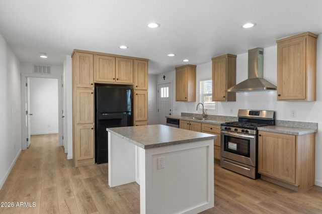 701 S DOBSON Road 34, Mesa, AZ 85202