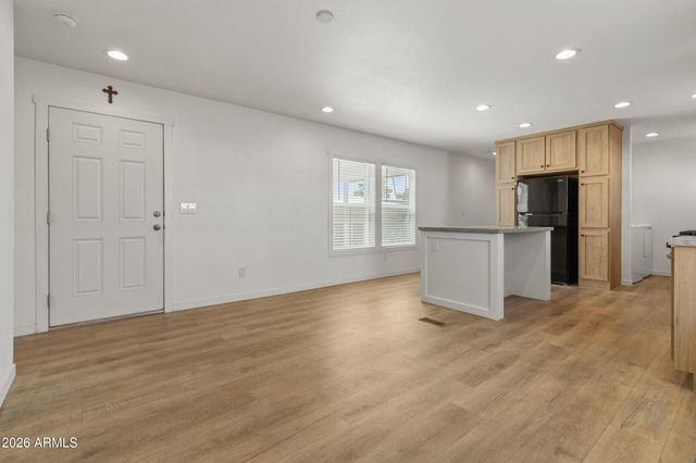 701 S DOBSON Road 34, Mesa, AZ 85202