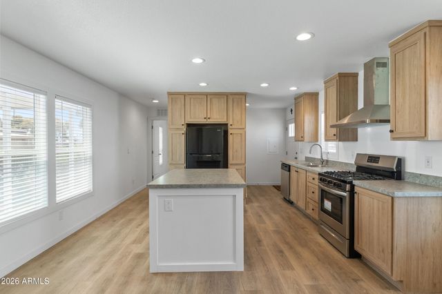 701 S DOBSON Road 34, Mesa, AZ 85202